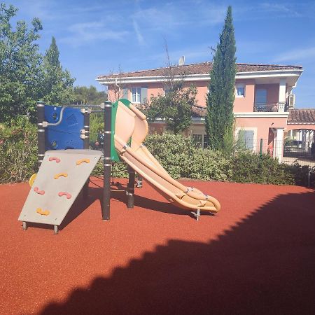Апартаменты L'Arbois - T2 Avec Piscine Entre Aix Et Marseille Кабрье Экстерьер фото